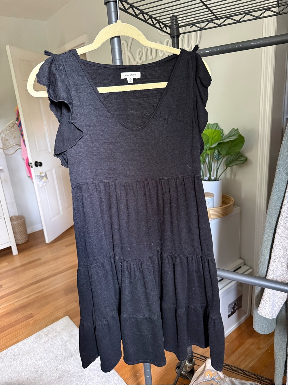 Black Tiered Flutter-Sleeve Dress - Max Studio